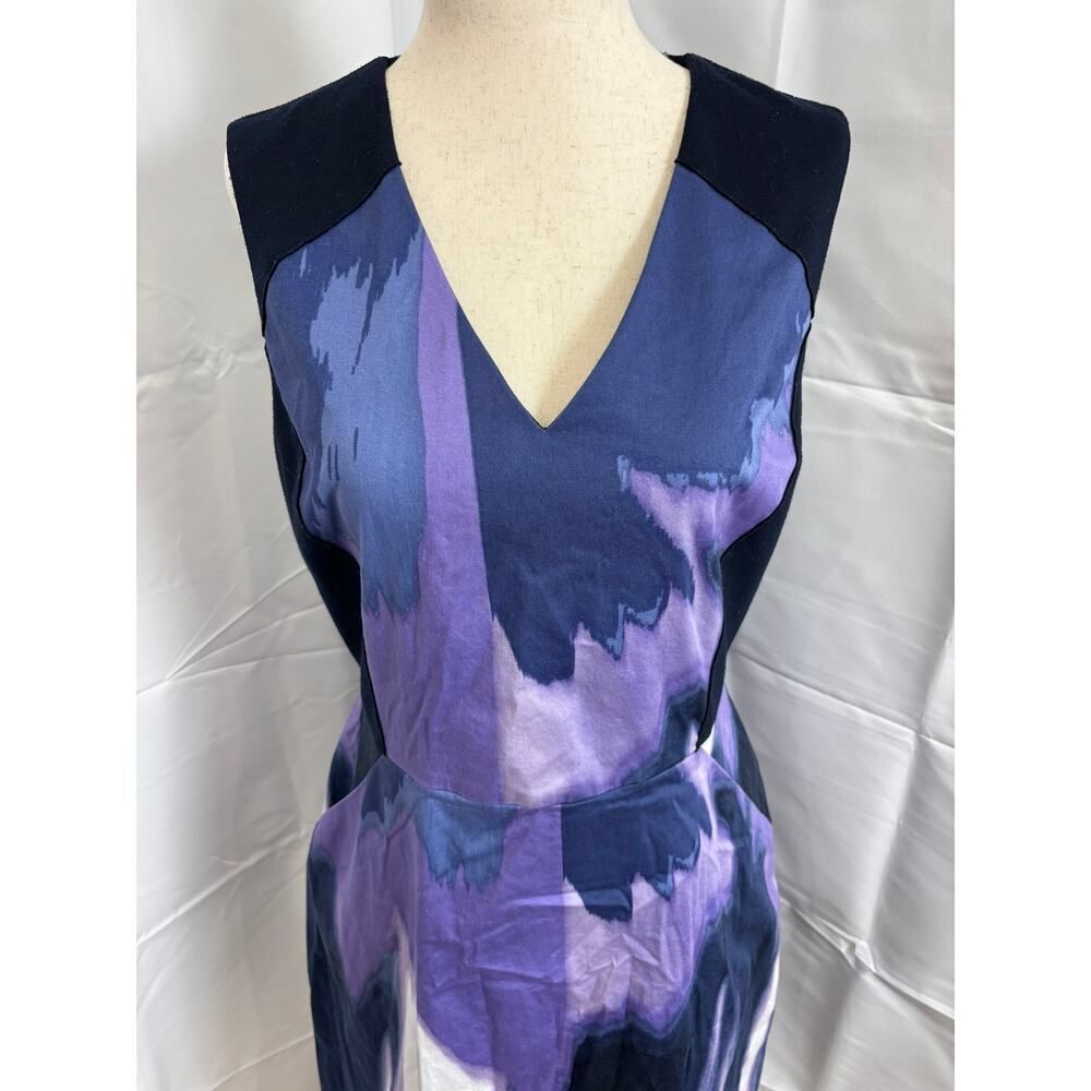 NWOT Tahari Abstract Print Shift Dress Size 8 - Picture 4 of 7